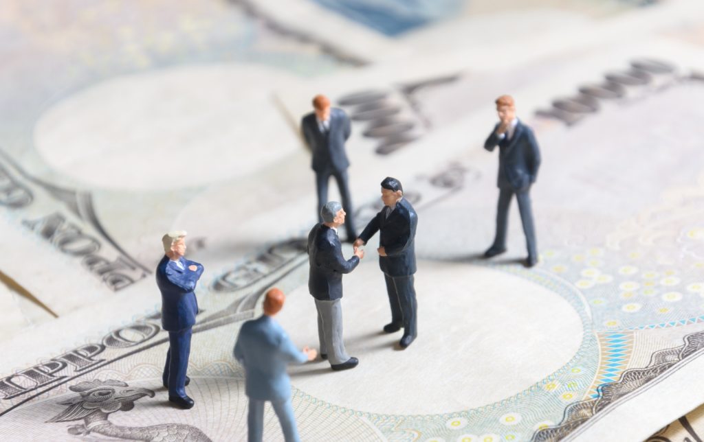 Examining the Impact of Bank Mergers and Acquisitions on Competition, Consumer Choice, and Market Dynamics in the Banking Industry